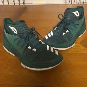Dame 3 basketball shoes